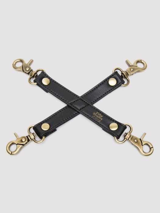 Черный фиксатор для манжет Bound to You Faux Leather Hogtie - Fifty Shades of Grey - купить с доставкой в Новомосковске
